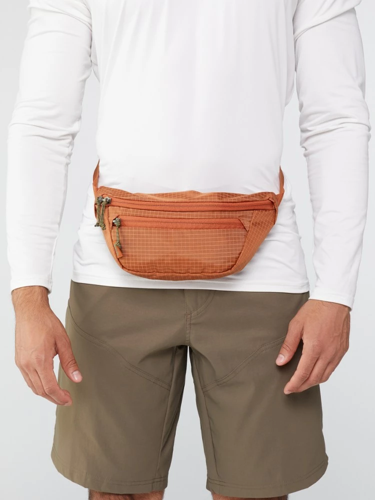 REI Co-op Trail 2 Waist Pack 2 REI Co-op Trail 2 Waist Pack - Image 2
