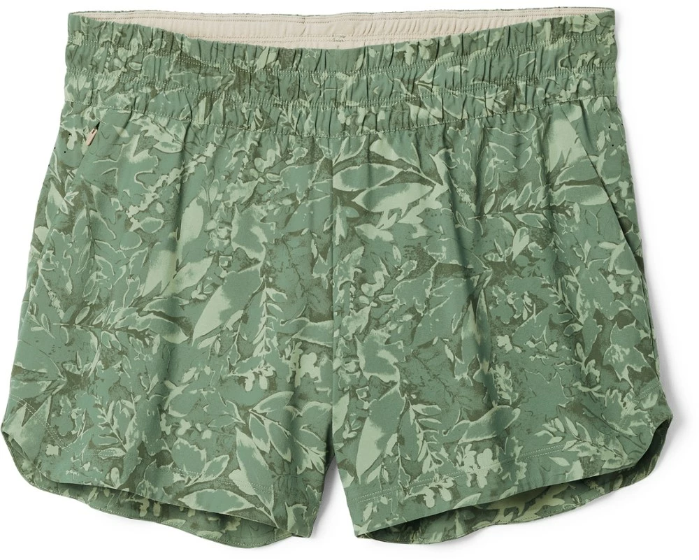 REI Co-op Active Pursuits 4.5" Shorts - Women's 7 REI Co-op Active Pursuits 4.5" Shorts - Women's - Image 7