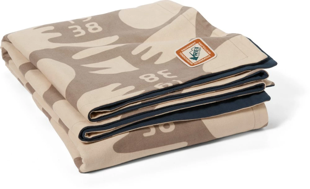 REI Co-op Flannel/Fleece Blanket 2 REI Co-op Flannel/Fleece Blanket - Image 2