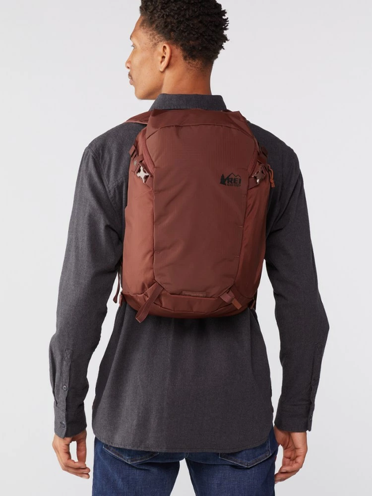 REI Co-op Ruckpack 18 Recycled Daypack 3 REI Co-op Ruckpack 18 Recycled Daypack - Image 3