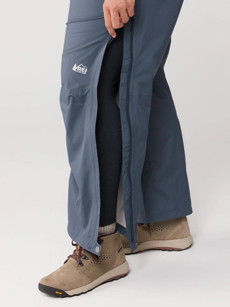 REI Co-op Rainier Full-Zip Rain Pants - Women's Plus Sizes 7 REI Co-op Rainier Full-Zip Rain Pants - Women's Plus Sizes - Image 7