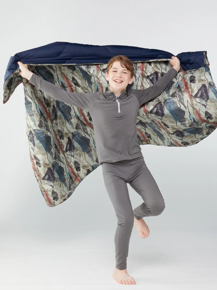 REI Co-op Merino Midweight Base Layer Bottoms - Kids' 4 REI Co-op Merino Midweight Base Layer Bottoms - Kids' - Image 4